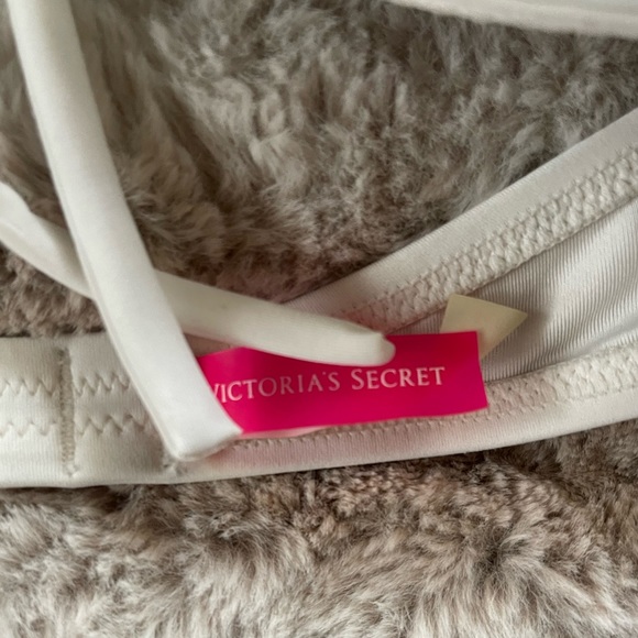 36B push up sequin Victoria’s secret bikini top - Picture 3 of 3